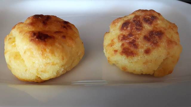 Bolitas de queso y copos de patata&nbsp;